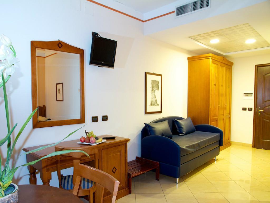 Ulisse Deluxe Hostel Sorrento Exterior foto