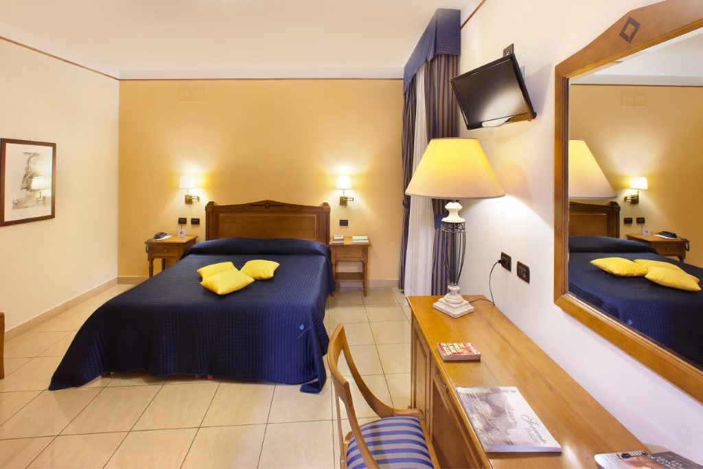 Ulisse Deluxe Hostel Sorrento Exterior foto
